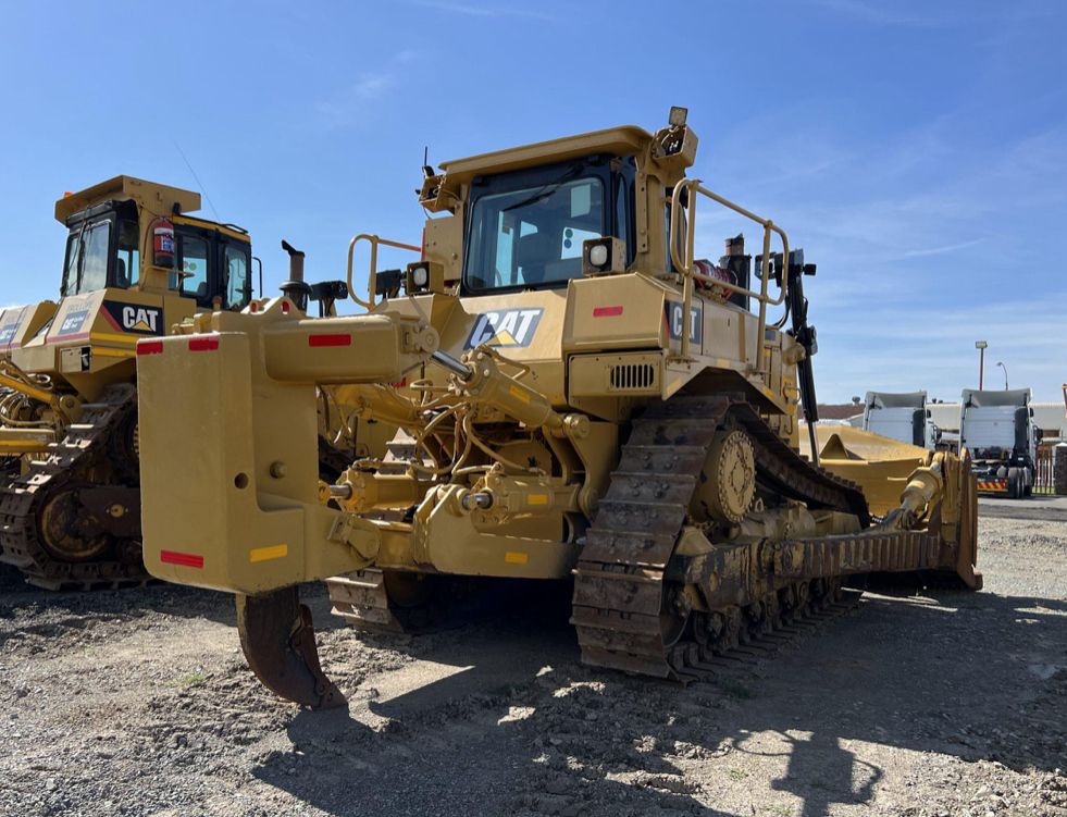 CAT D8R bulldozer's - Image 4