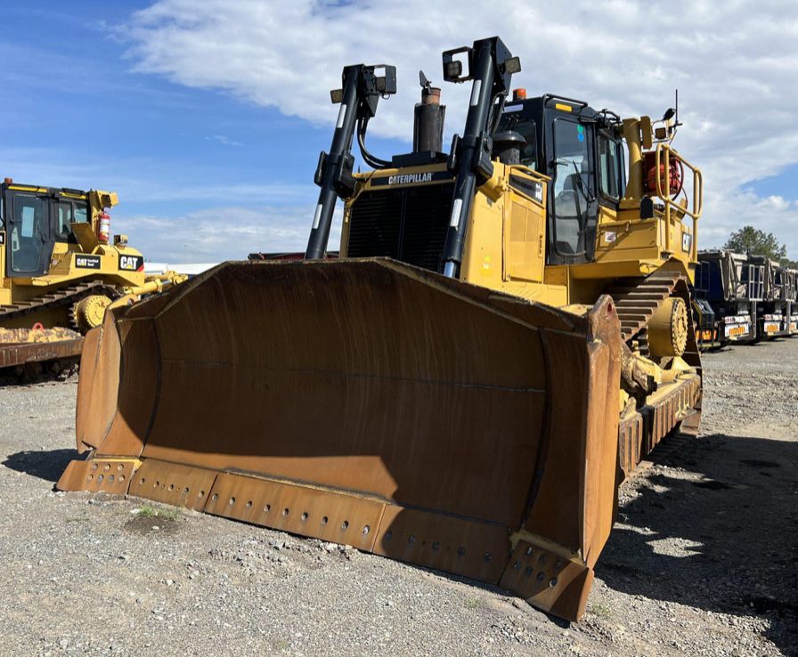 CAT D8R bulldozer's - Image 2