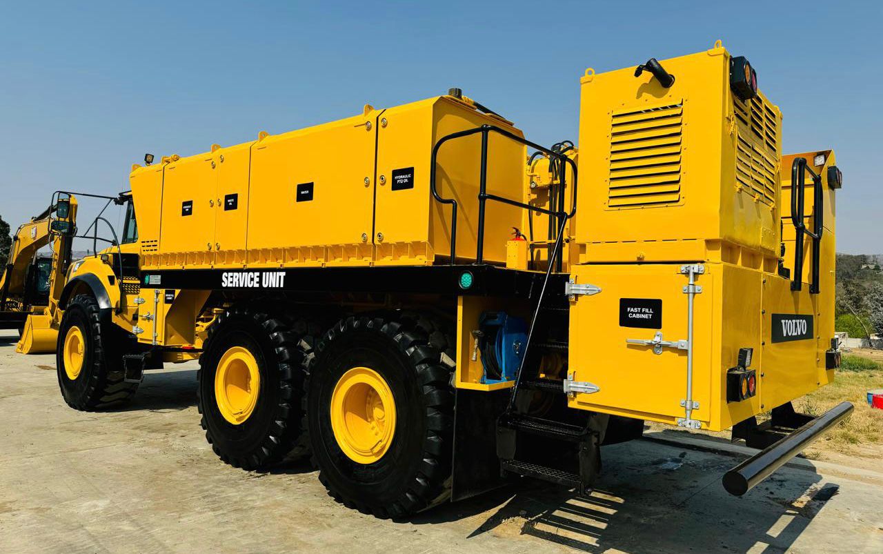 Volvo A40F Service Truck - Image 2