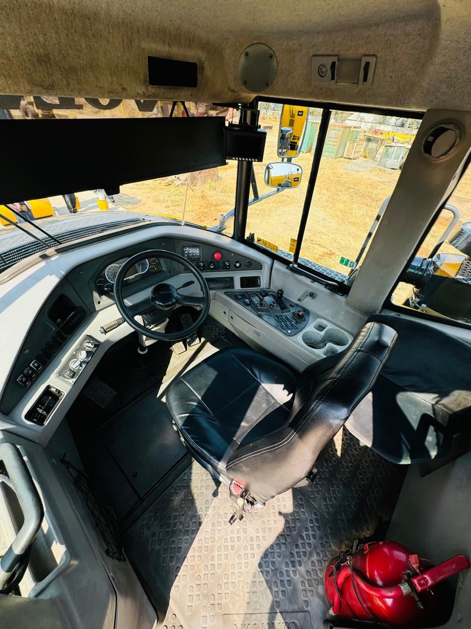 Volvo A40F Service Truck - Image 4