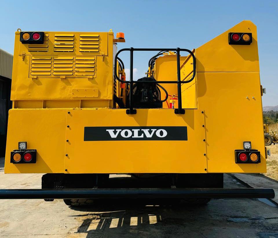Volvo A40F Service Truck - Image 5