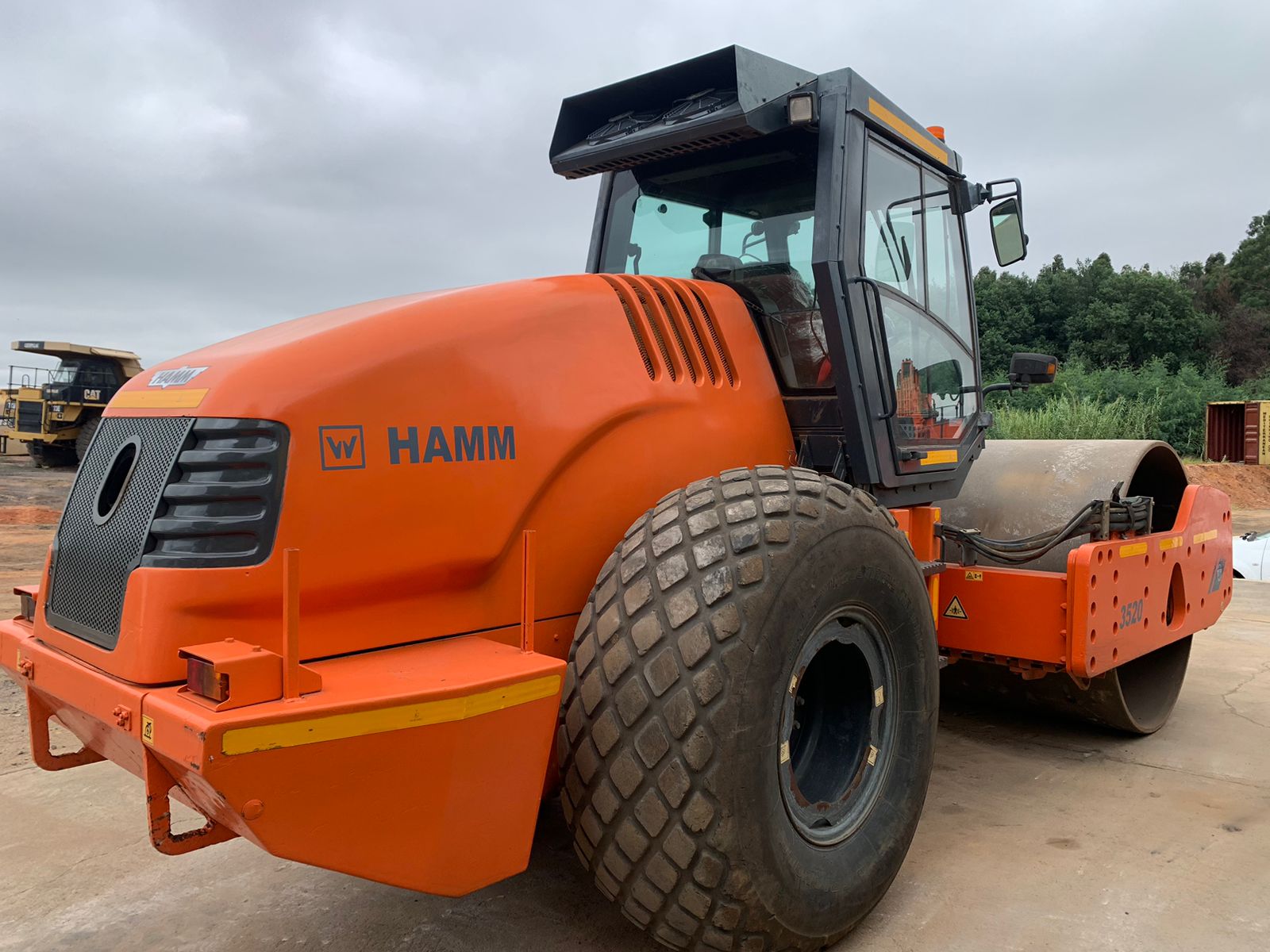 Hamm 3520 Smooth Drum Roller - Image 2