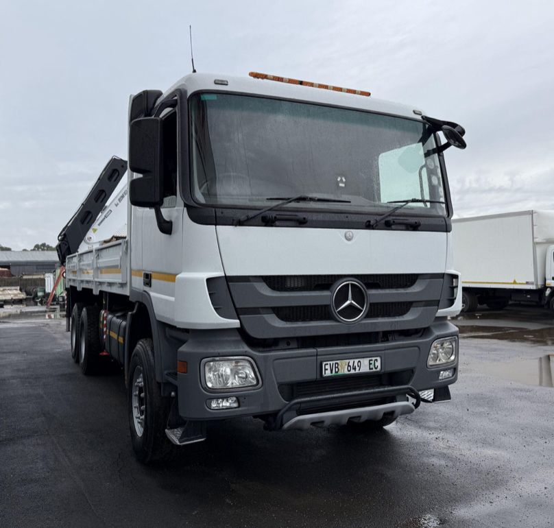 2009 Mercedes Benz 3350 - Image 3