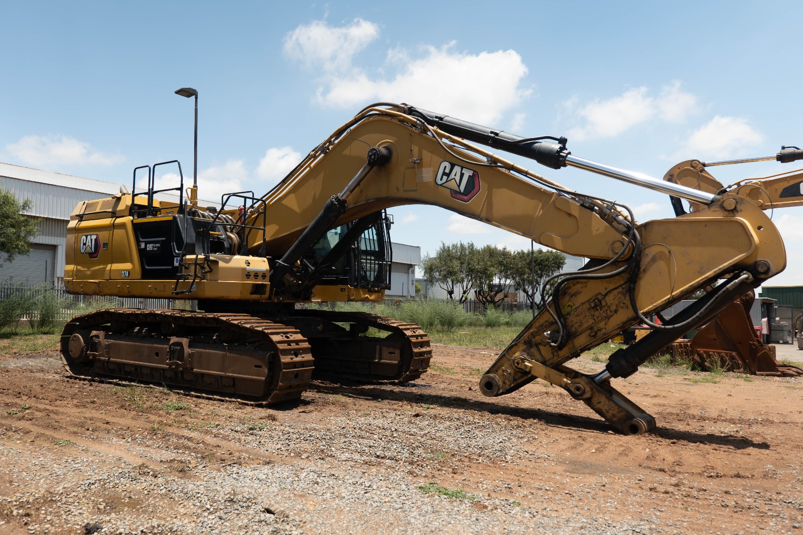 CAT 374 excavators - Image 7