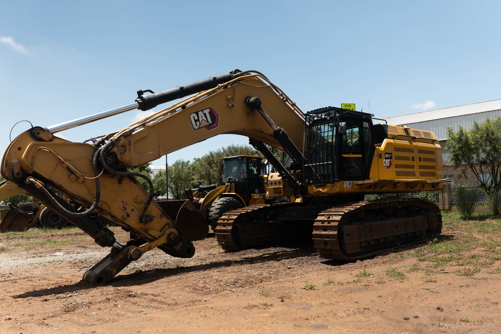 CAT 374 excavators - Image 8