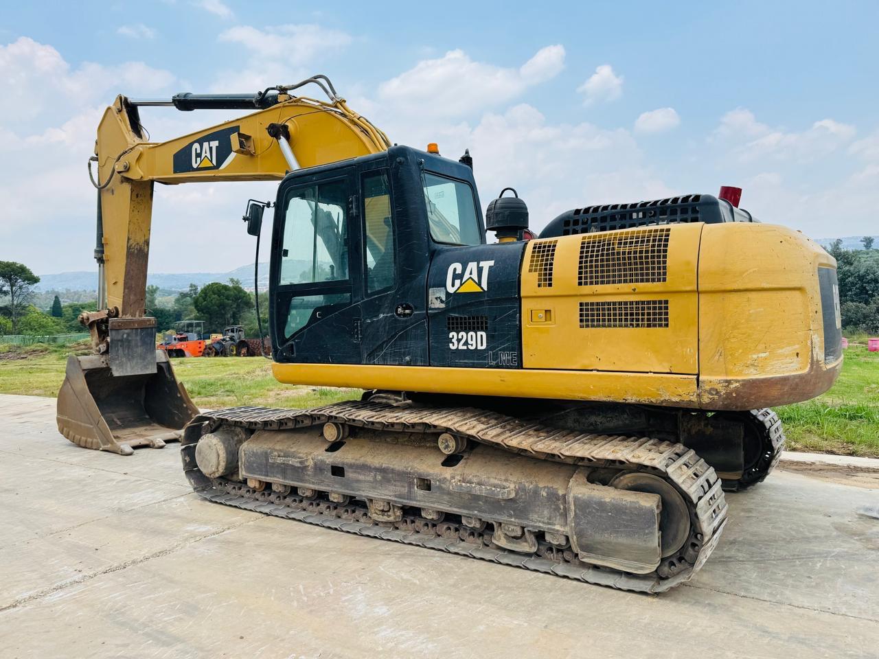 2015 Cat 329
