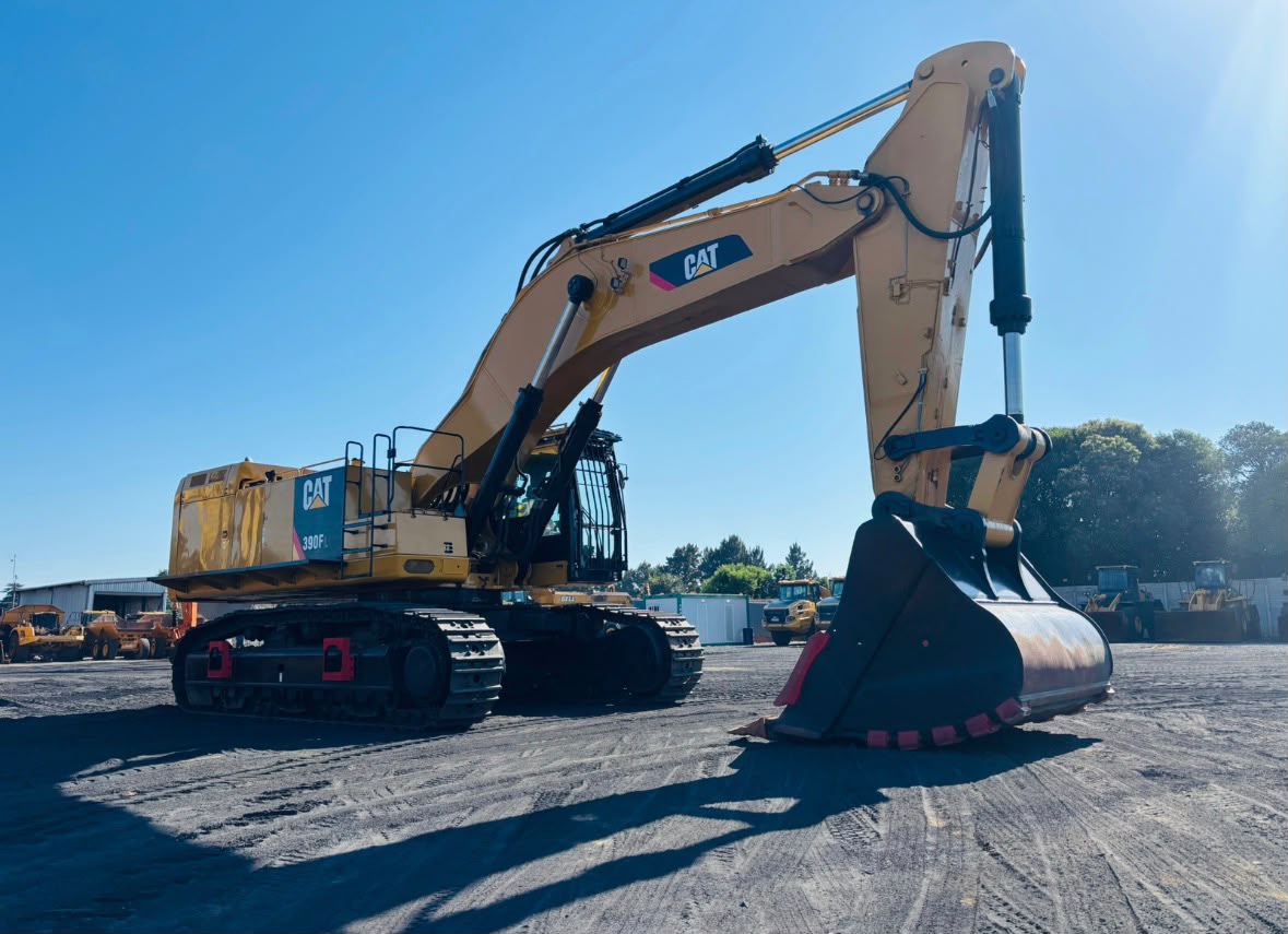 2018 CAT 390F