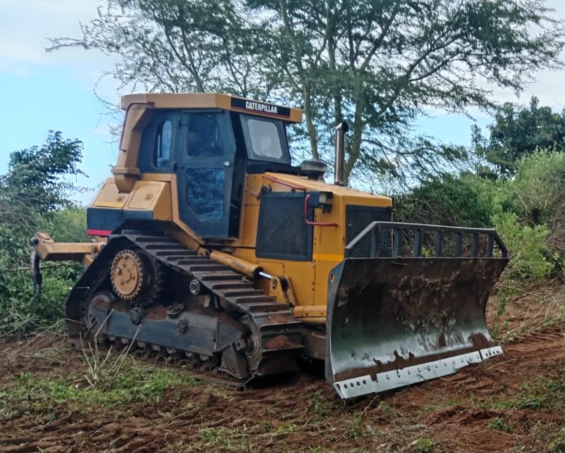 1985 CAT D4H