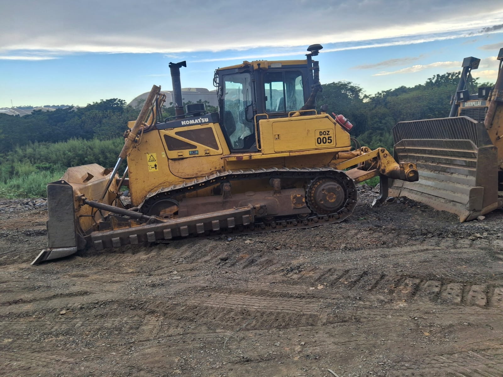 2015 Komatsu D65EX-16.